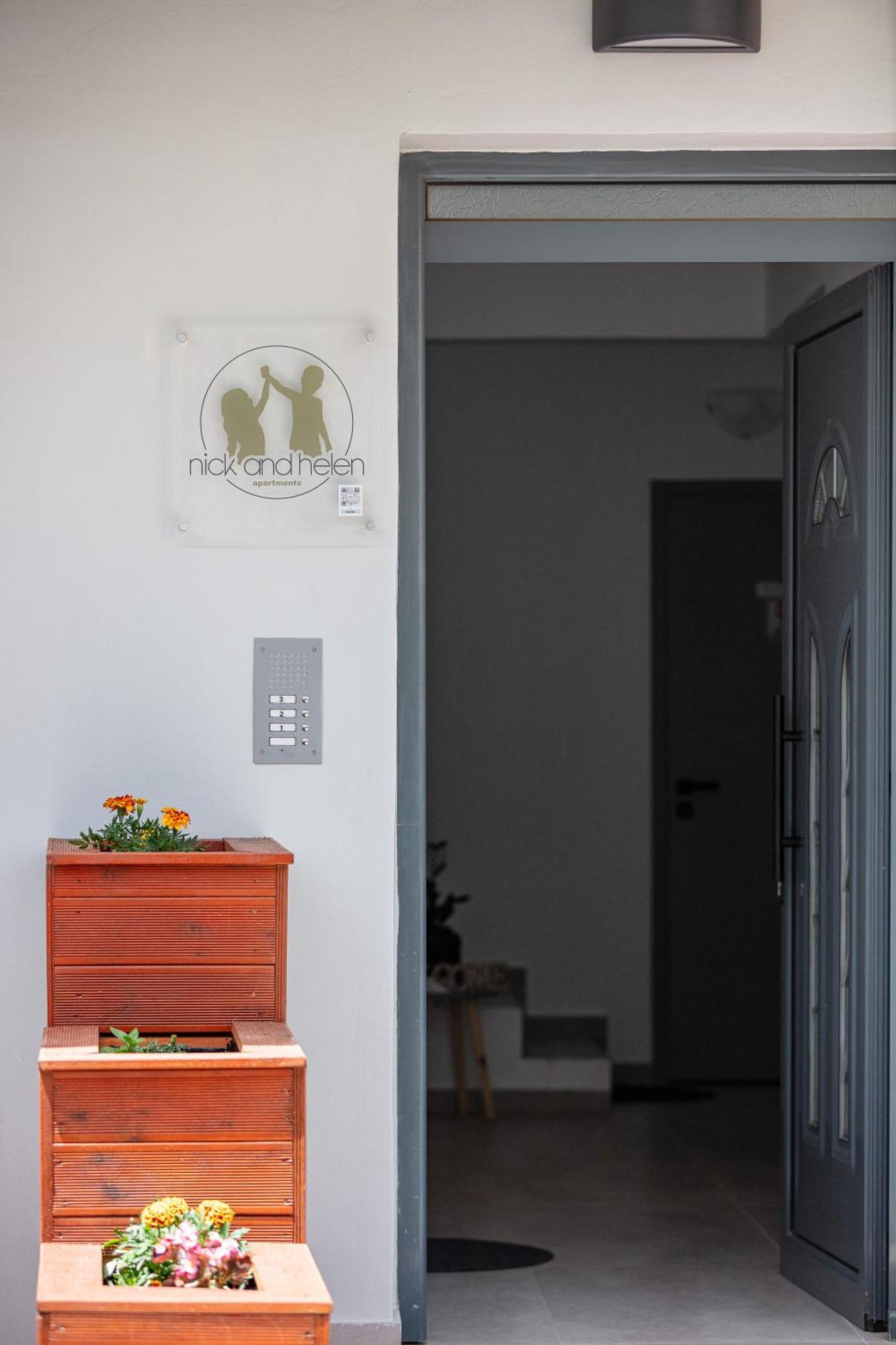 Nick And Helen Apartment Perivolia  Exterior photo